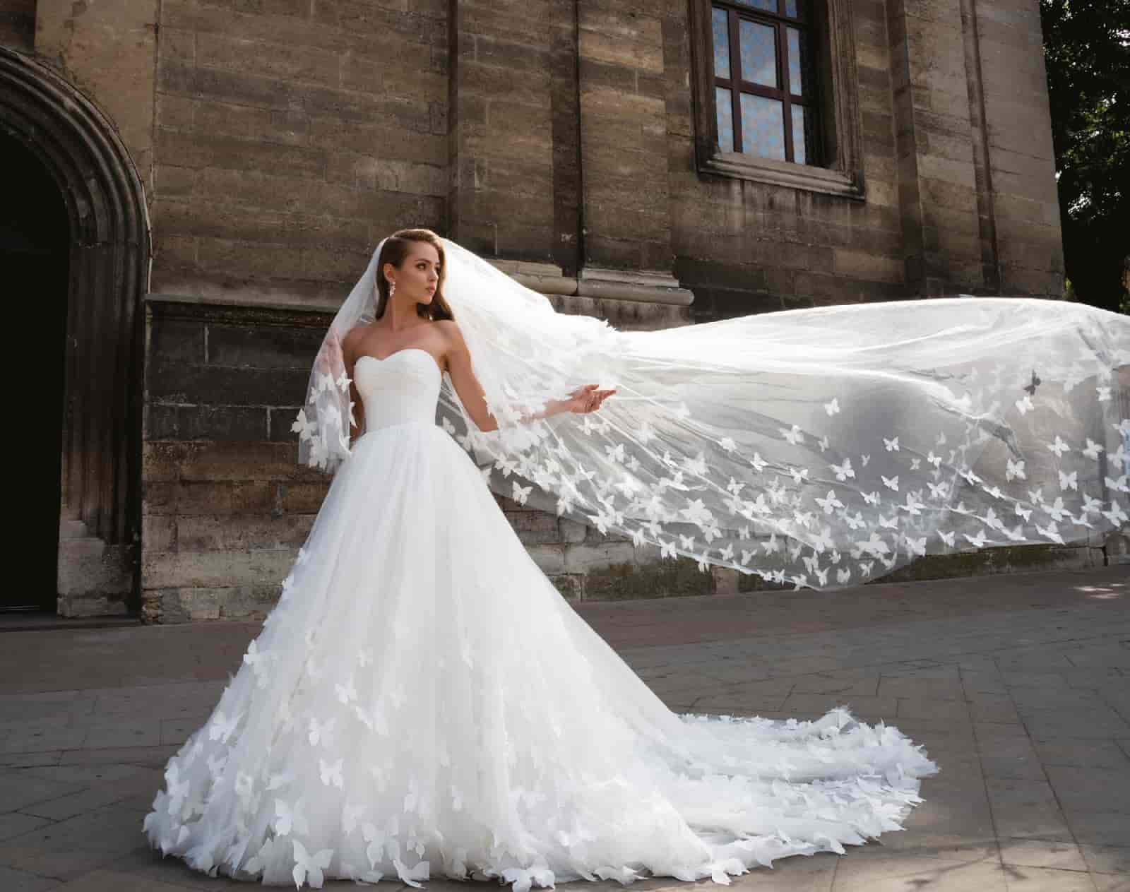 How much is a custom wedding dress