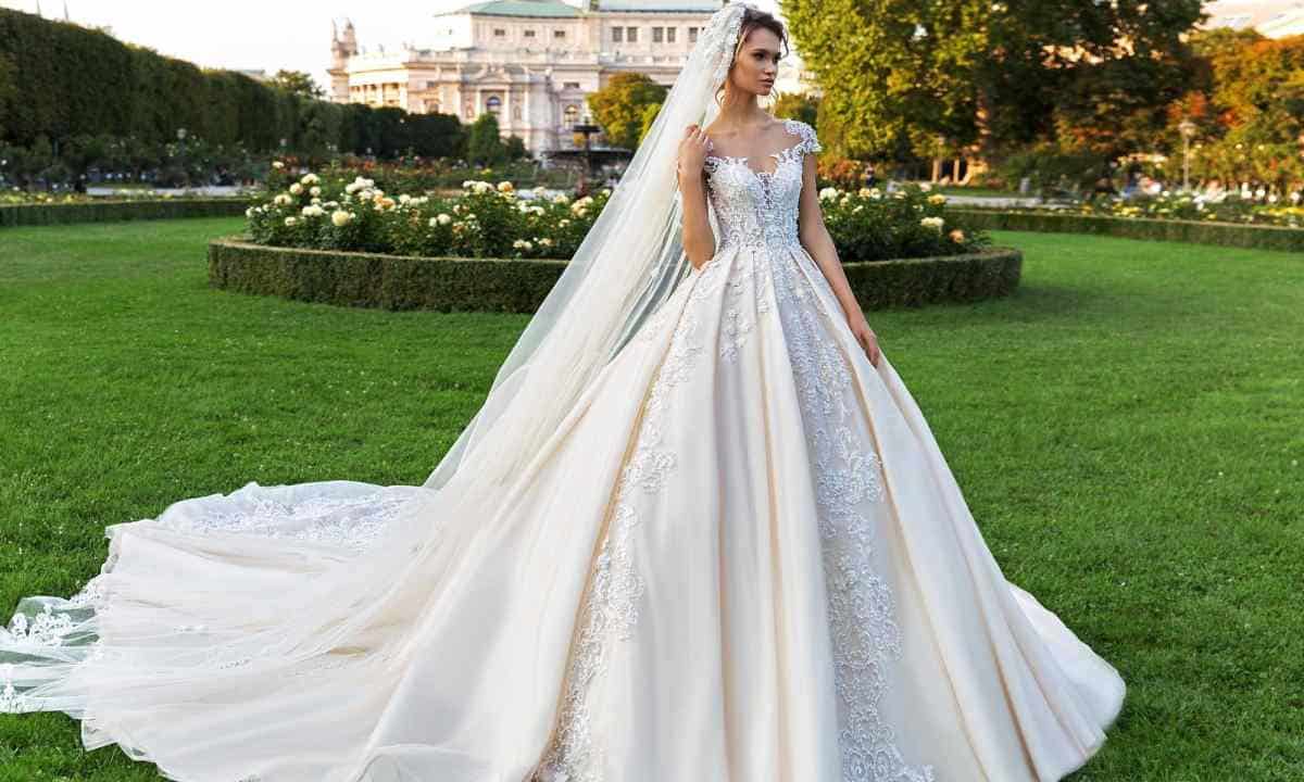 Floor-Length Wedding Dress