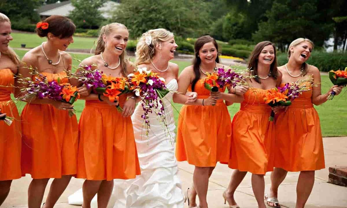 wear with orange dress wedding